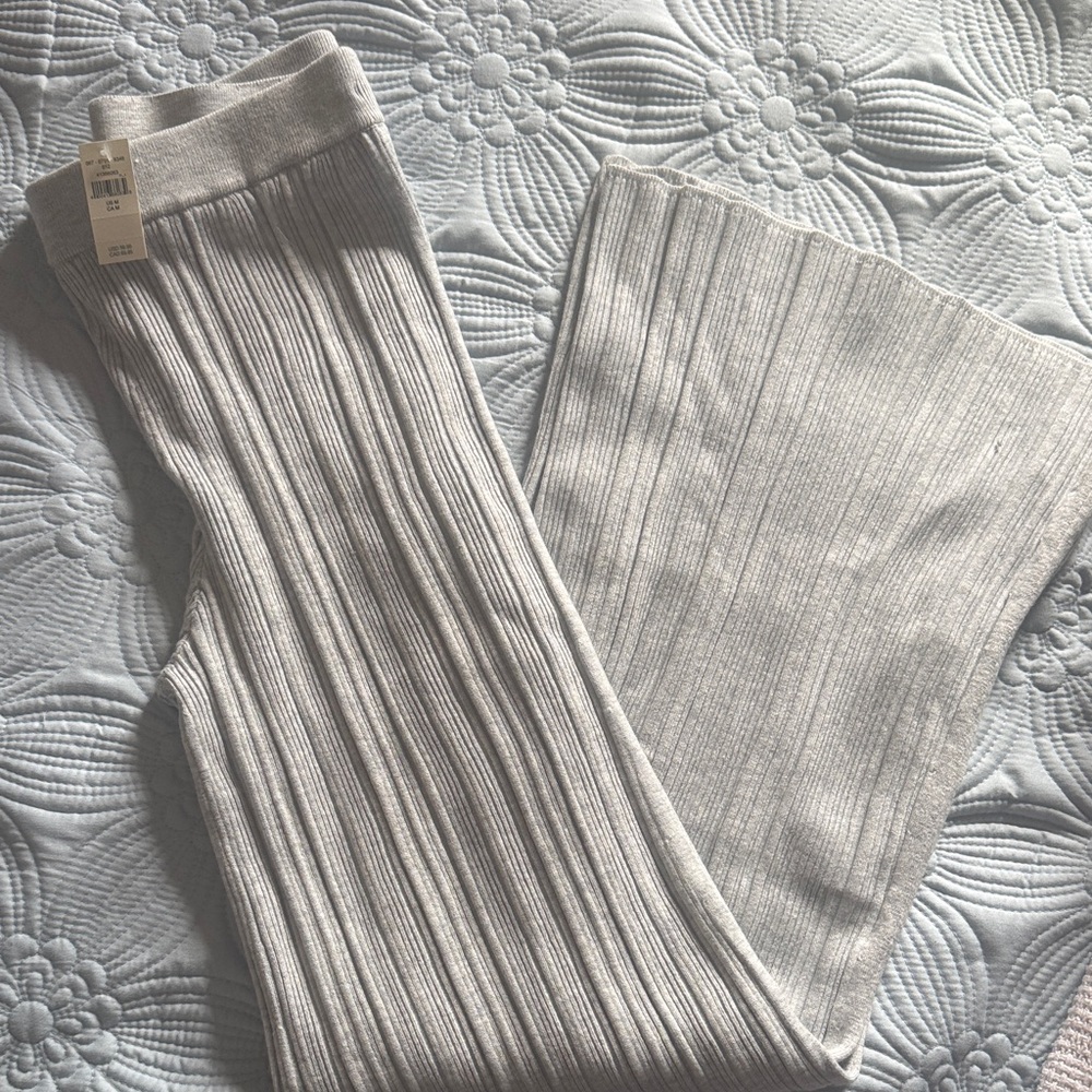 Aerie Light Gray Ribbed Knit Pants